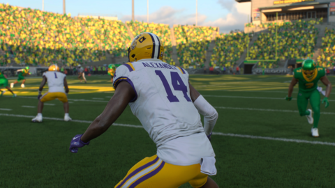 how-to-swat-the-ball-on-defense-in-college-football-26