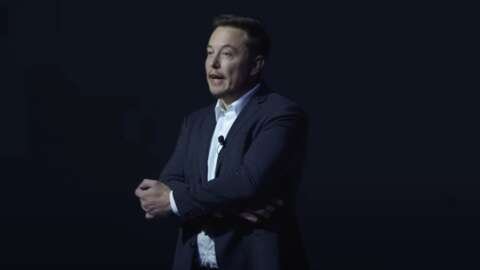 the-pope-says-he’s-concerned-about-how-much-money-ceos-like-elon-musk-make